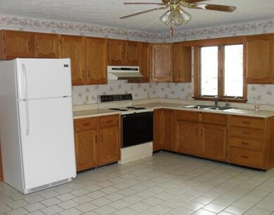 33 West St, Biddeford, ME 04005 - photo 2