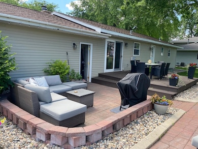 112 Orchard Cir, Montevideo, MN 56265 - photo 6