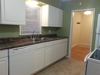 1900 Chandler St SW, Cedar Rapids, IA 52404 - photo 7