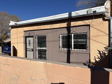 2112 Lead Ave SE, Albuquerque, NM 87106 - photo 2
