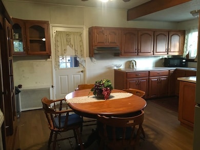 864 N Woodstock Rd, Southbridge, MA 01550 - photo 4