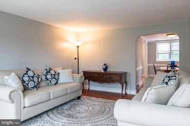 242 Westpark Ln, Clifton Heights, PA 19018 - photo 4