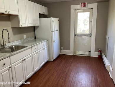 383 Old Route 940 unit 301, Pocono Pines, PA 18350 - photo 2