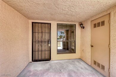 2605 S Durango Dr unit 202, Las Vegas, NV 89117 - photo 3
