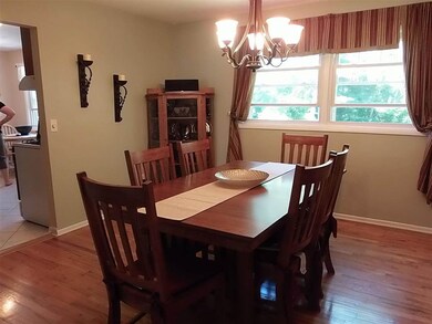 4311 Buckingham Dr, Schenectady, NY 12304 - photo 3