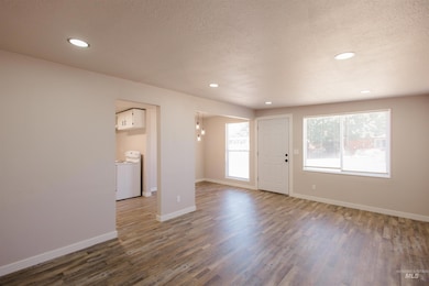 840 S 12th E, Mountain Home, ID 83647 - photo 3