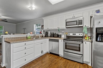 311 W Bond St, Denison, TX 75020 - photo 5