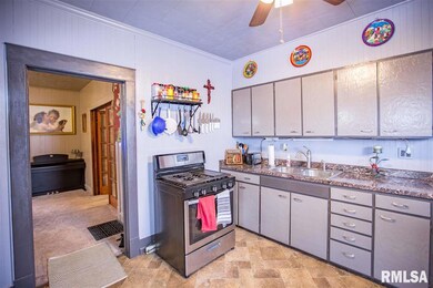 1921 Bridge Ave, Davenport, IA 52803 - photo 6