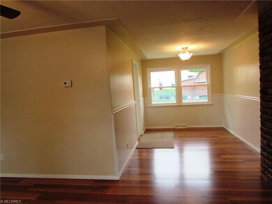 4910 Southwood Dr, Sheffield Lake, OH 44054 - photo 4