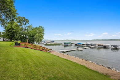 Easy stairs to the docks