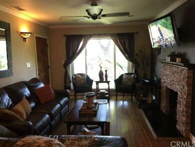 Living room with fireplace 