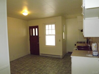 135 N Filbert St, Allentown, PA 18109 - photo 2