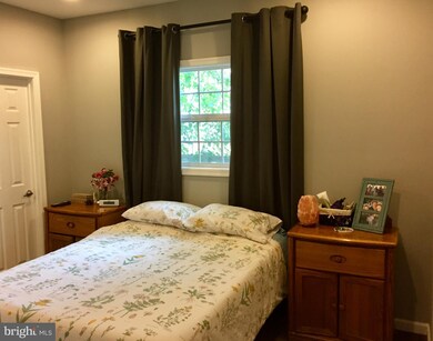 12906 Duckettown Rd, Laurel, MD 20708 - photo 4