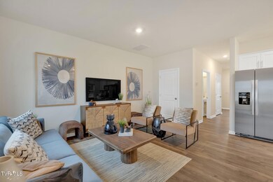 06 - Living Room 02