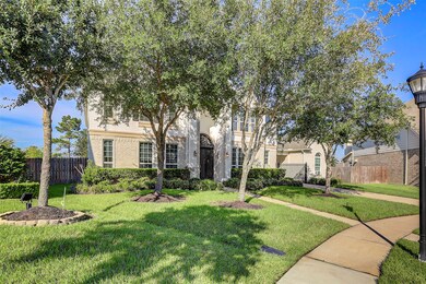 Well-manicured community with glistening lakes
