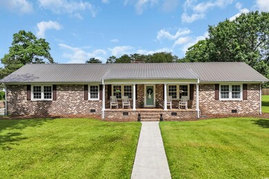 312 S Poplar Ave, Andrews, SC 29510 - photo 2