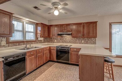 Spacious kitchen with breakfast Bar and nook