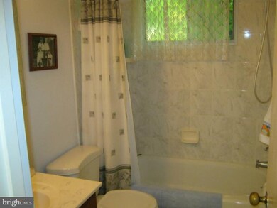 4300 Joplin Dr, Rockville, MD 20853 - photo 3