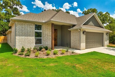 904 Montgomery St, Springtown, TX 76082 - photo 4