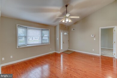 109 Diminish Dr, Newark, DE 19713 - photo 5