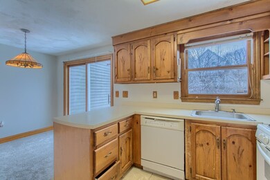 65 Greenough St, Haverhill, MA 01832 - photo 7