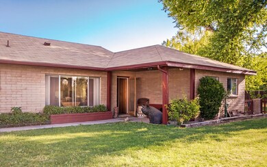 1 FRONT PORCH ENTRY_0106