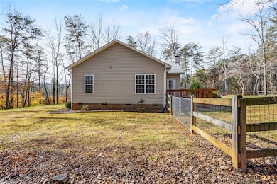1405 Pratt Rd, Pinnacle, NC 27043 - photo 3