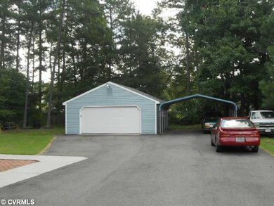 Parking Lot/Garage