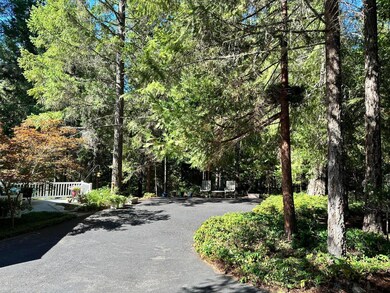 207 Iris Ln, Grants Pass, OR 97526 - photo 4