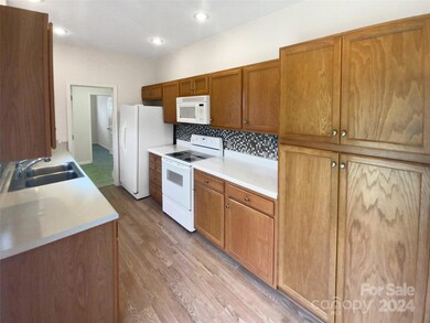 112 Windrow Ln, Statesville, NC 28625 - photo 2