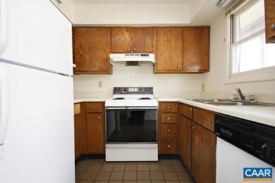 1303 Wertland St unit A7, Charlottesville, VA 22903 - photo 4
