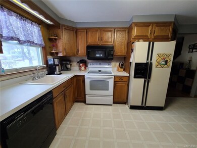 1074 Marcia Dr, North Tonawanda, NY 14120 - photo 4