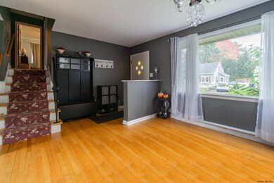 30 Tulip St, Schenectady, NY 12306 - photo 4