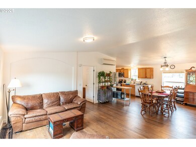 549 Valley Rd, Roseburg, OR 97471 - photo 7