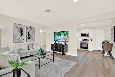 4000 Locust St NE, Saint Petersburg, FL 33703 - photo 2