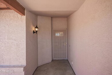 3002 W Mohawk Front Entry