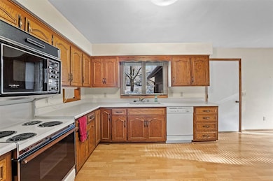 5683 Vineyard Rd, Fitchburg, WI 53575 - photo 6