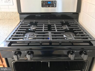 915 Elfin Ave, Capitol Heights, MD 20743 - photo 4