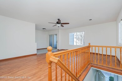 559 Correll Ave unit 34, Staten Island, NY 10309 - photo 5
