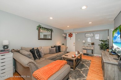 17 Gadsen Place unit 1F, Staten Island, NY 10314 - photo 4