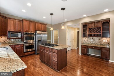 769 Seneca Dr, Odenton, MD 21113 - photo 4