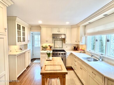 64 Benjamin St, Old Greenwich, CT 06870 - photo 7