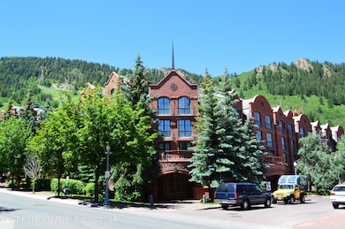 St.-Regis-summer-exterior-1