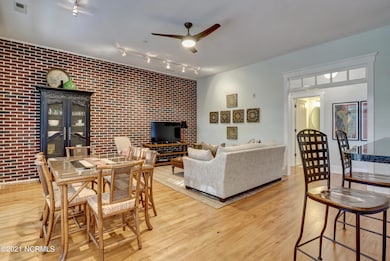 715 N 4th St unit 302, Wilmington, NC 28401 - photo 4