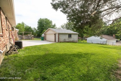9214 Lantana Dr, Louisville, KY 40229 - photo 3