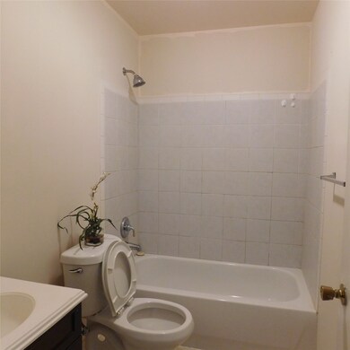 6205 W Montgomery Rd unit A, Houston, TX 77091 - photo 4