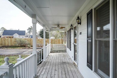 003-1280x960-front-porch