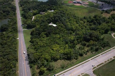 5915 Maurer Rd, Shawnee, KS 66217 - photo 6