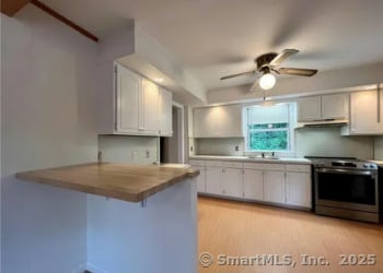 958 Dunbar Hill Rd, Hamden, CT 06514 - photo 7