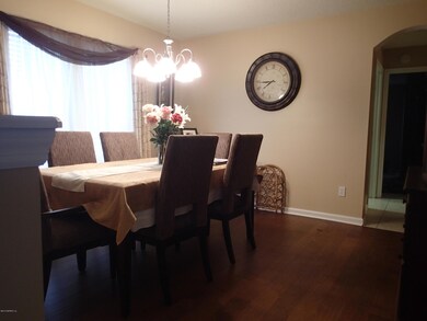 2412 Eisner Dr, Jacksonville, FL 32218 - photo 7